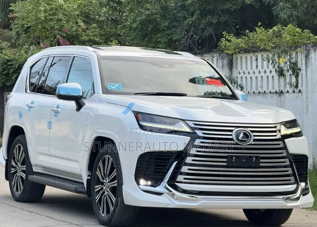 Lexus LX 2023 White