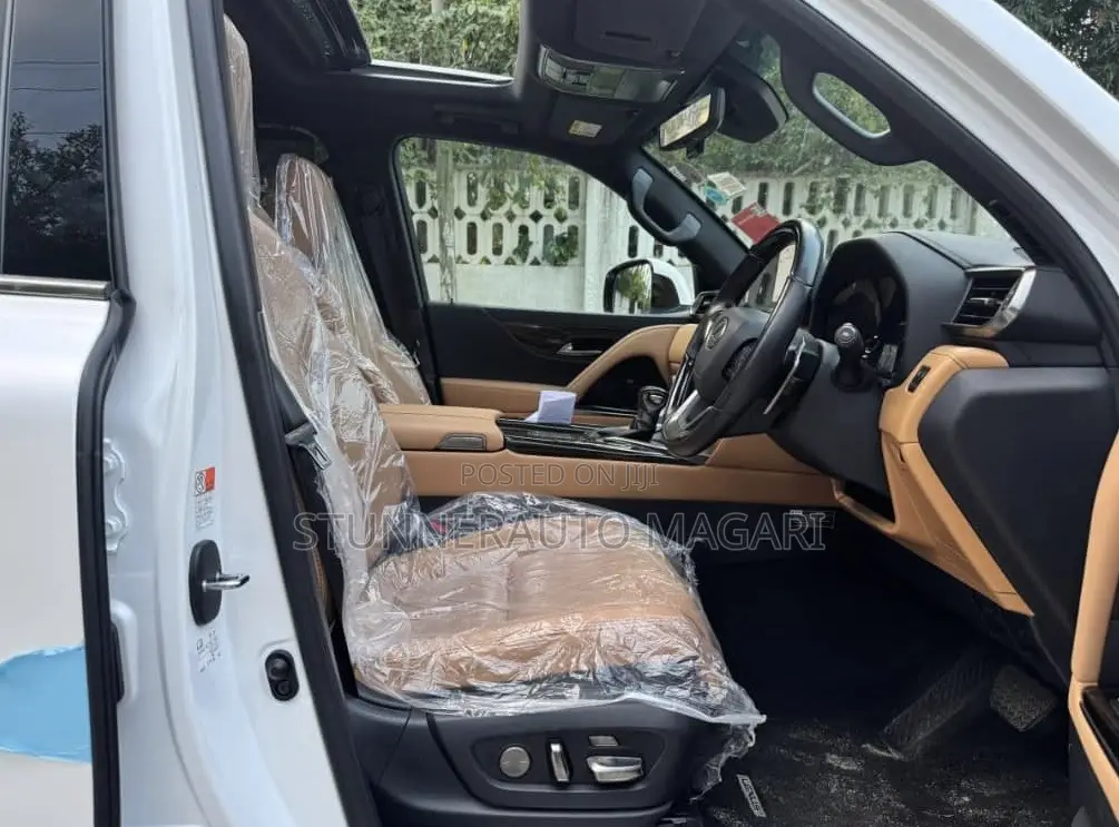 Lexus LX 2023 White
