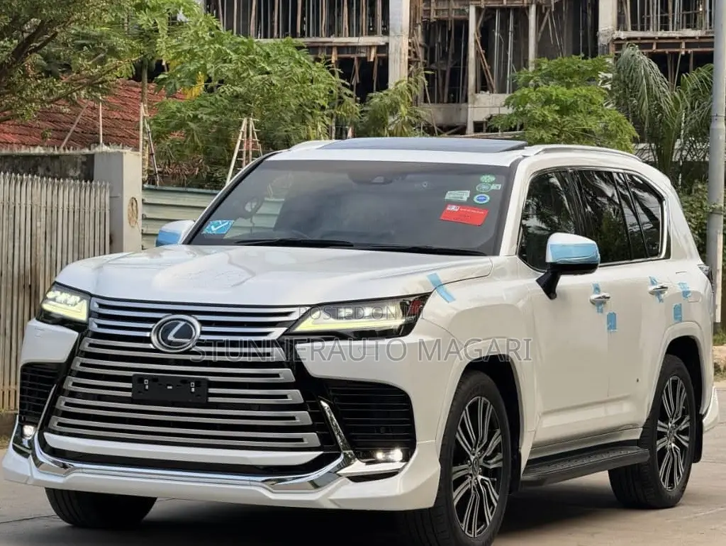 Lexus LX 2023 White
