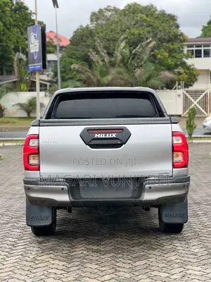 Toyota Hilux 2021 Gray