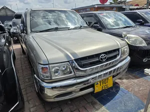 Photo - Toyota Hilux 2003 Gray