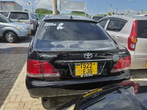 Photo - Toyota Crown 2006 Black
