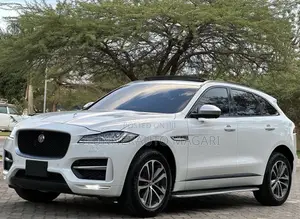 Jaguar F-Pace 2017 White