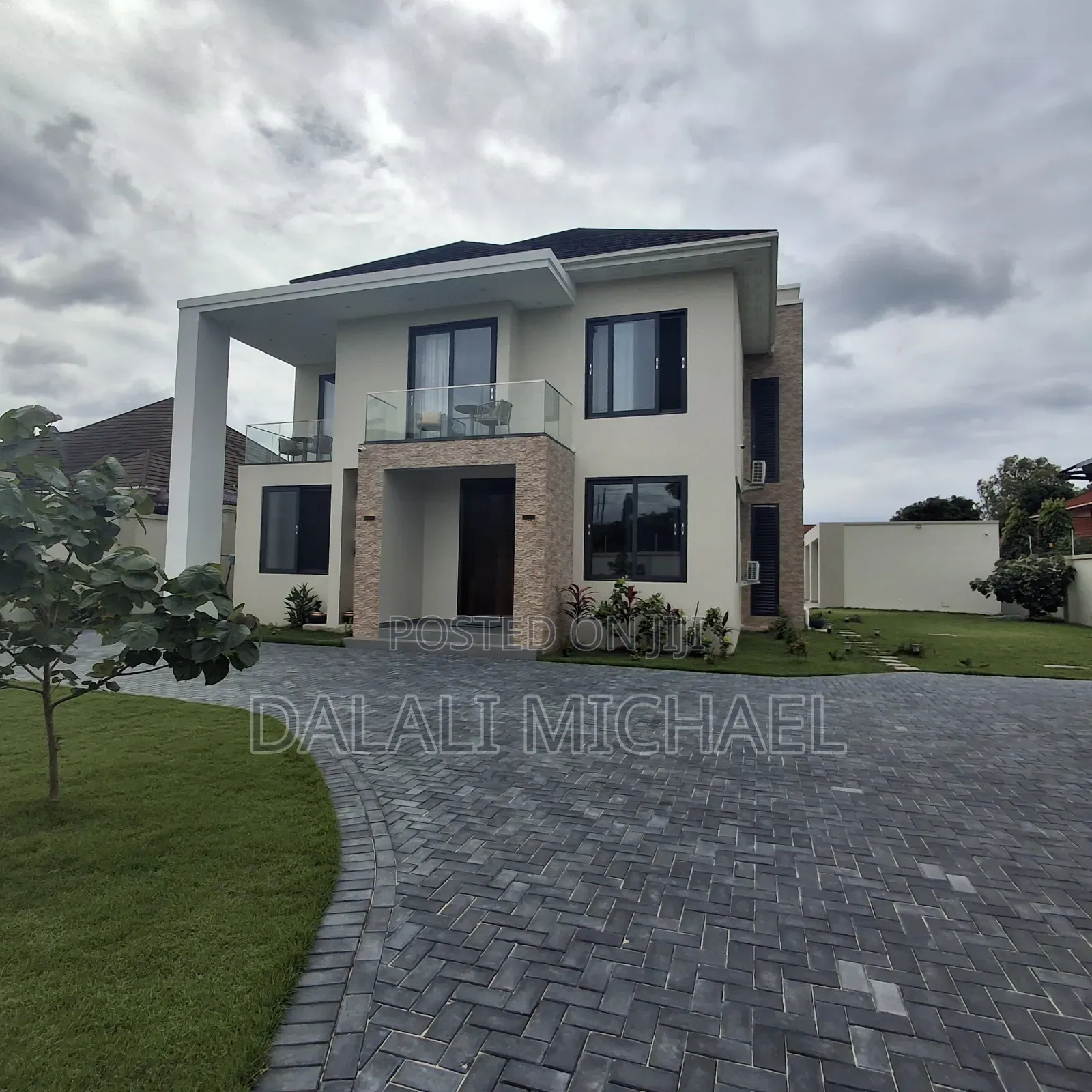5bdrm Mansion in Mbweni for sale