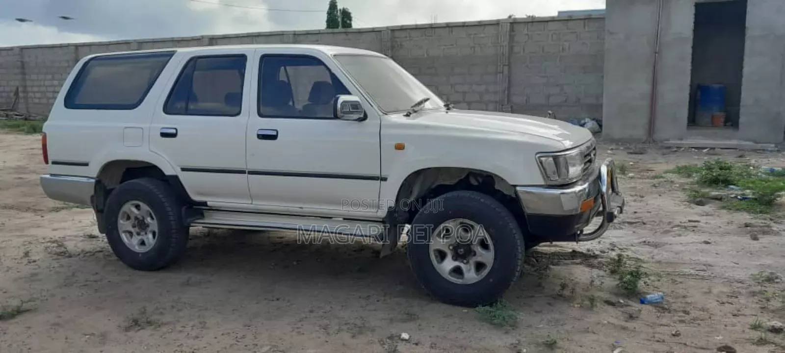 Toyota Hilux Surf 2002 White