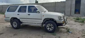 Toyota Hilux Surf 2002 White
