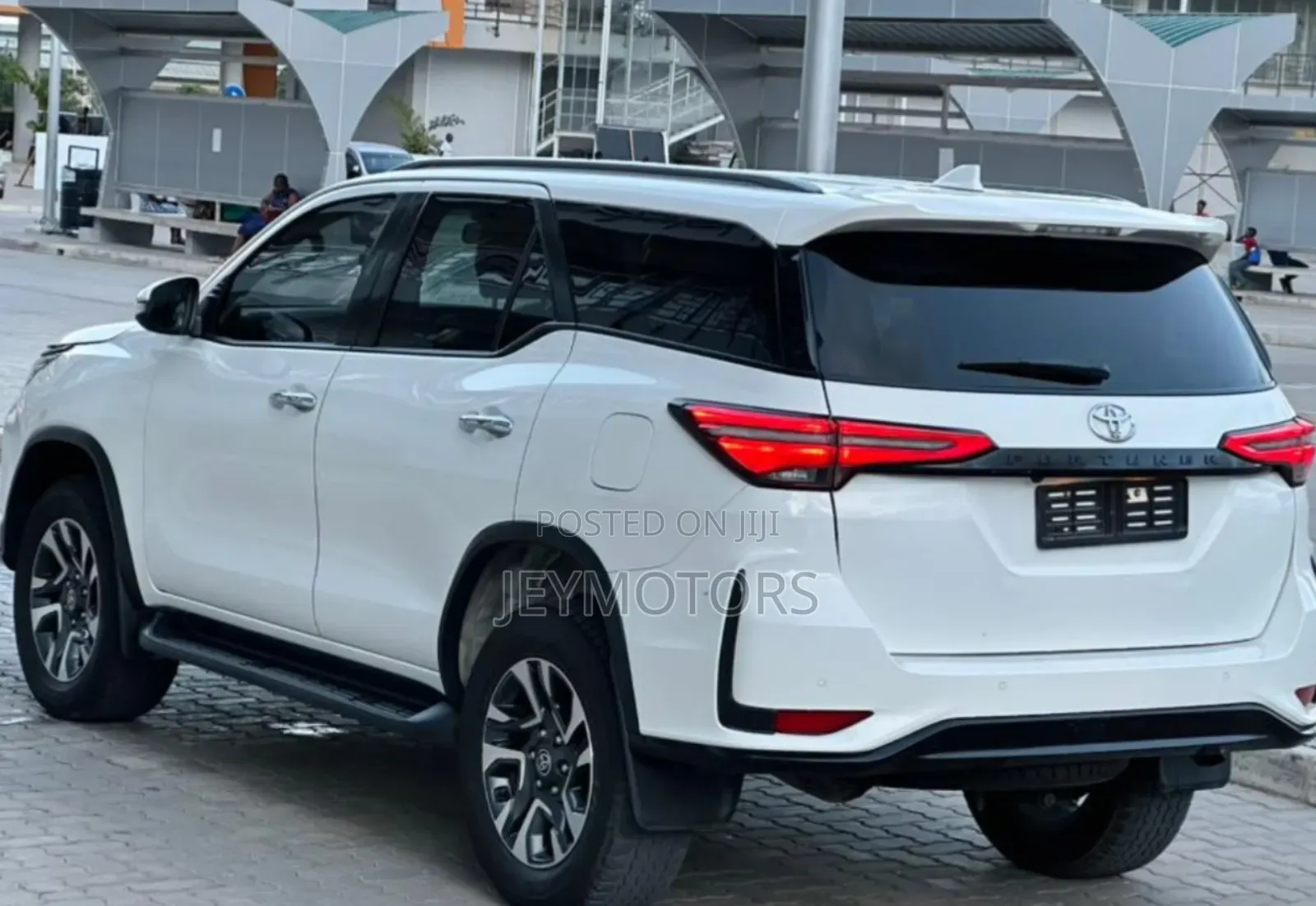 Toyota Fortuner 2023 White
