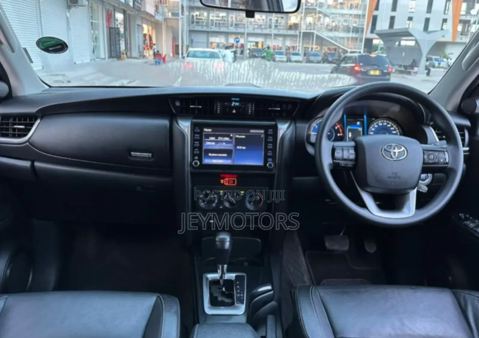 Toyota Fortuner 2023 White