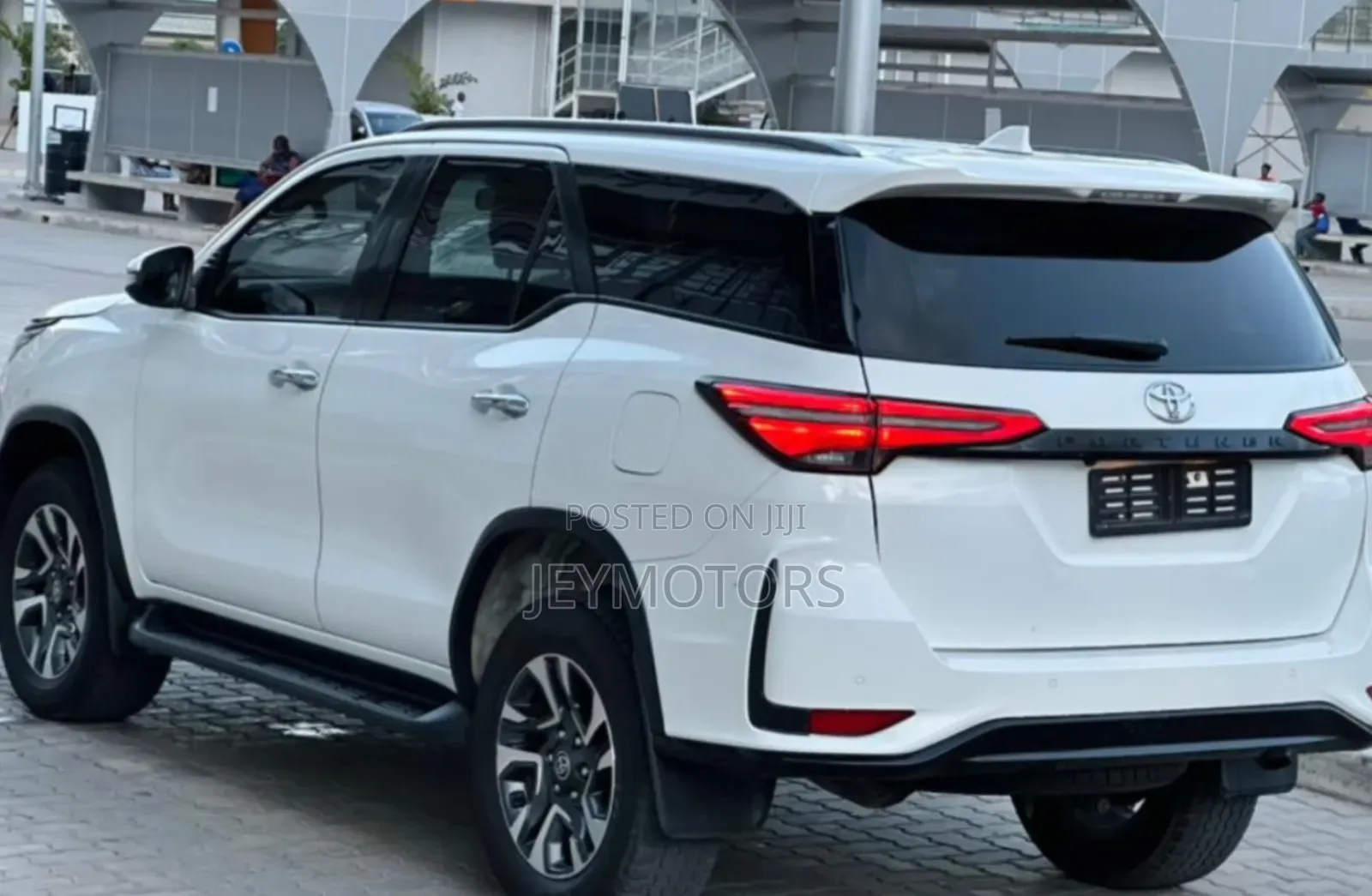 Toyota Fortuner 2023 White