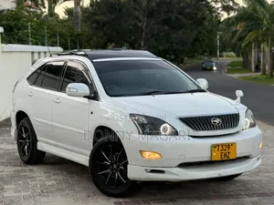 Photo - Toyota Harrier 2007 White