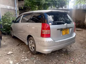 Photo - Toyota Wish 2006 Silver
