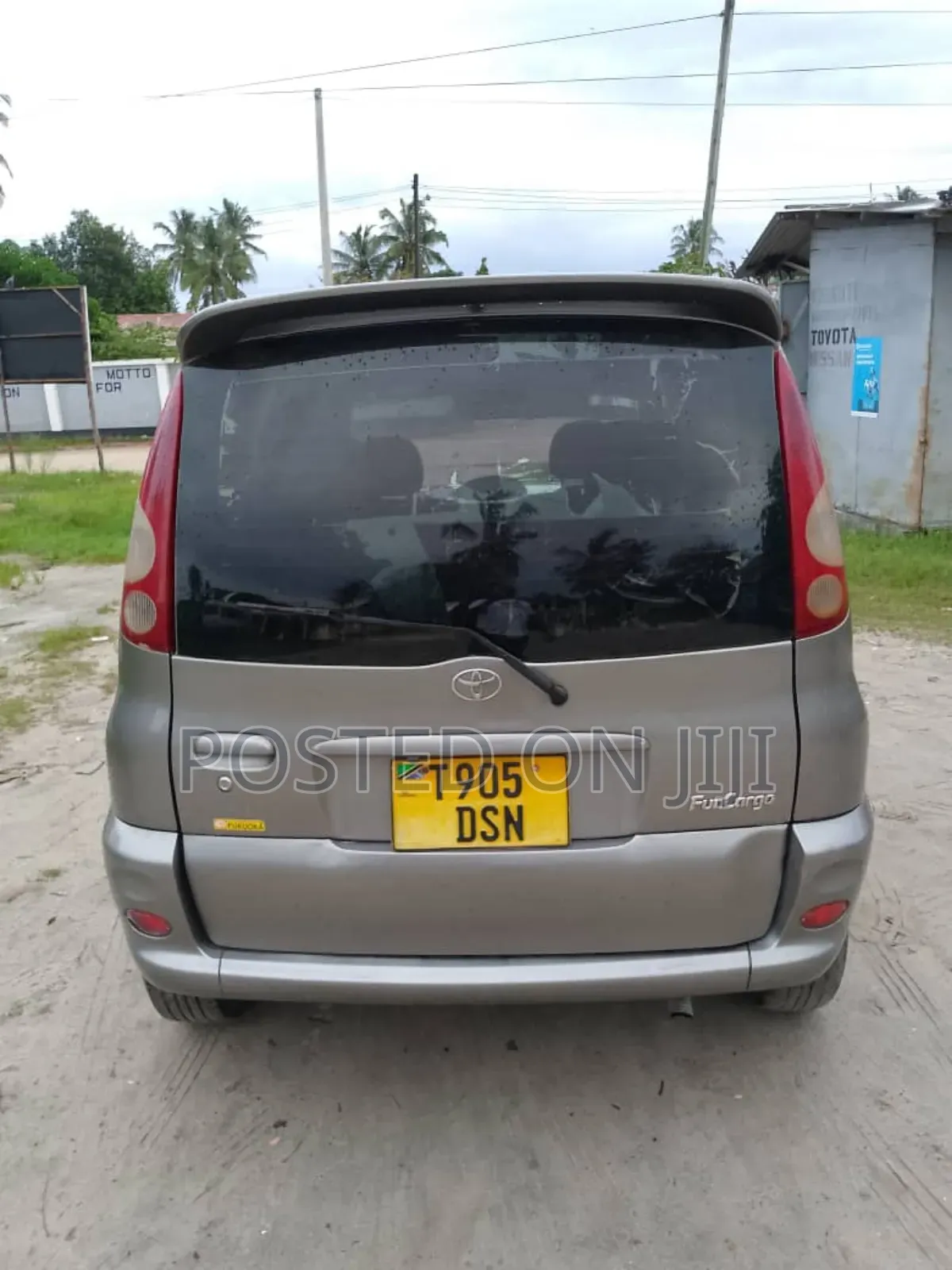 Toyota Fun Cargo 2004 Gray