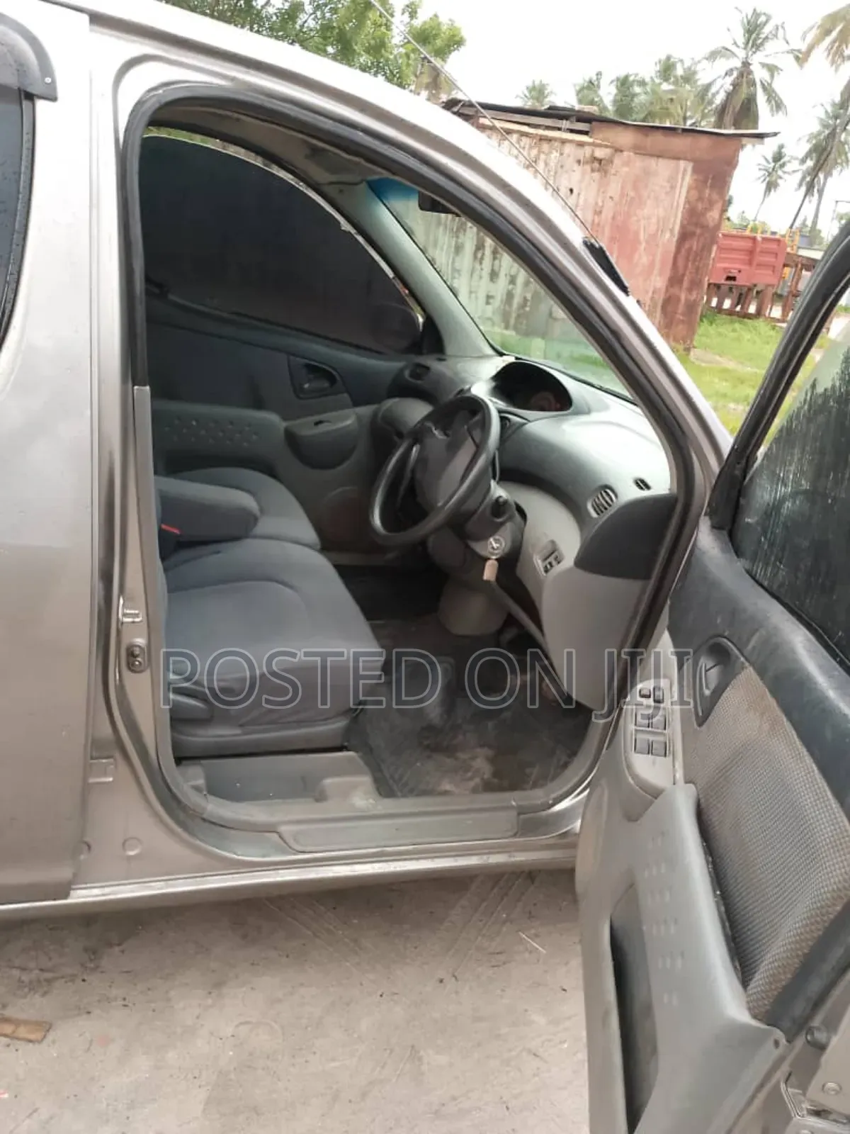Toyota Fun Cargo 2004 Gray