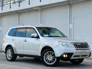 Subaru Forester 2011 Pearl
