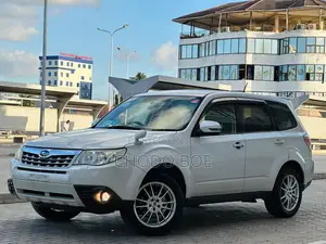 Subaru Forester 2011 Pearl