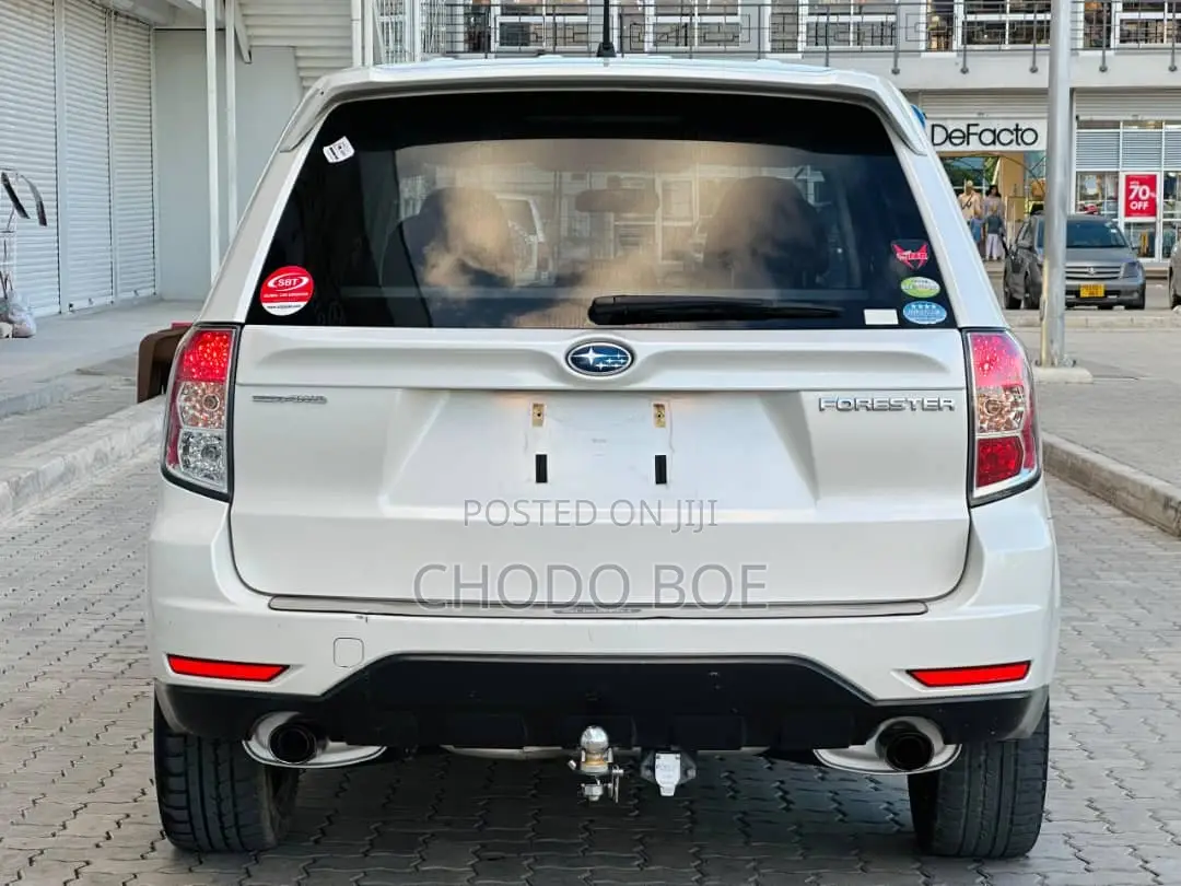 Subaru Forester 2011 Pearl