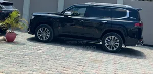Toyota Land Cruiser 2023 Black