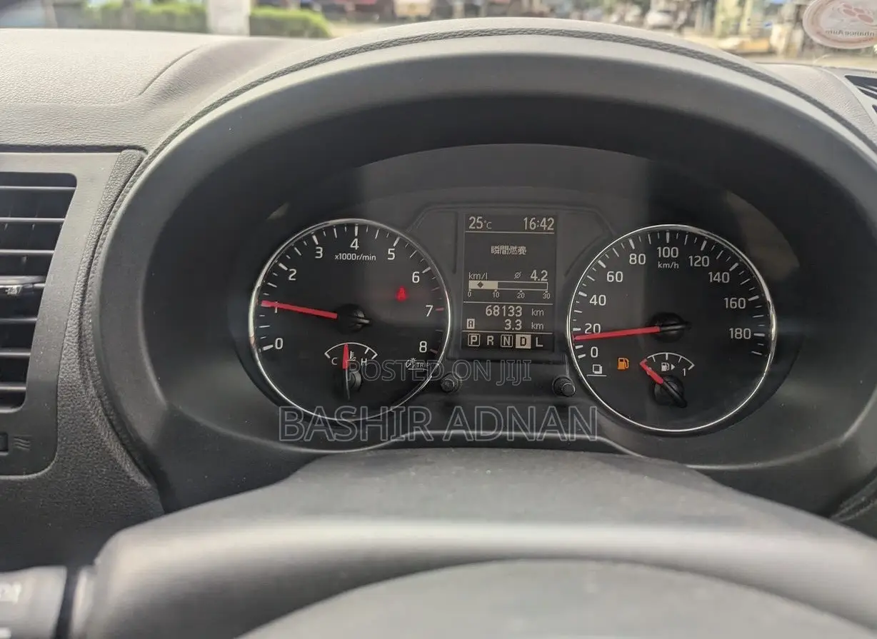 Nissan X-Trail 2.0 Petrol XE 2011 Black