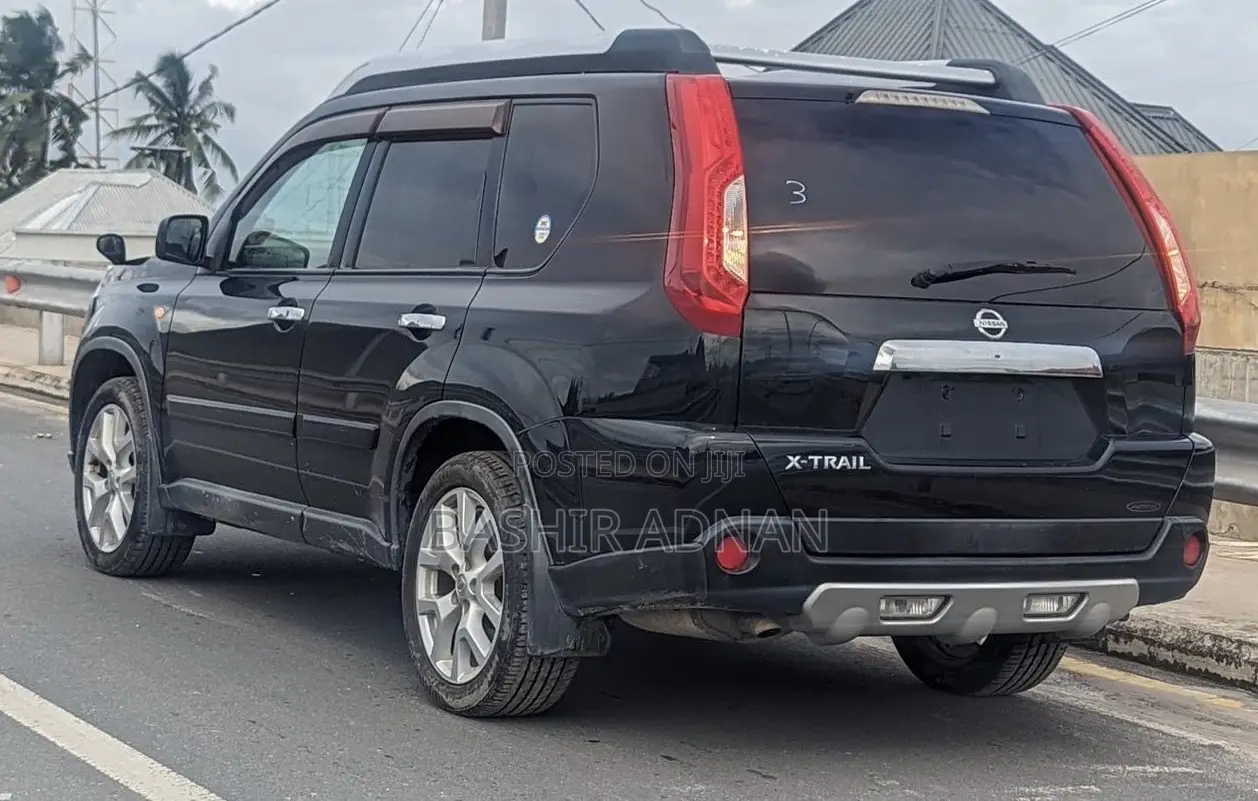 Nissan X-Trail 2.0 Petrol XE 2011 Black