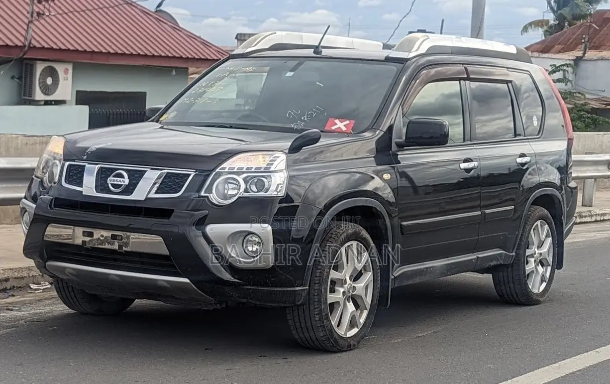 Nissan X-Trail 2.0 Petrol XE 2011 Black