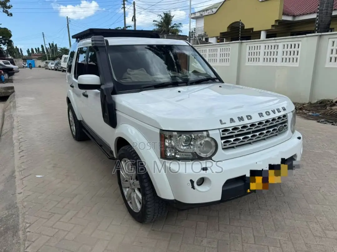 Land Rover Discovery 2014 White