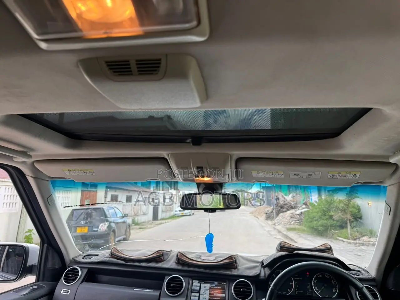 Land Rover Discovery 2014 White