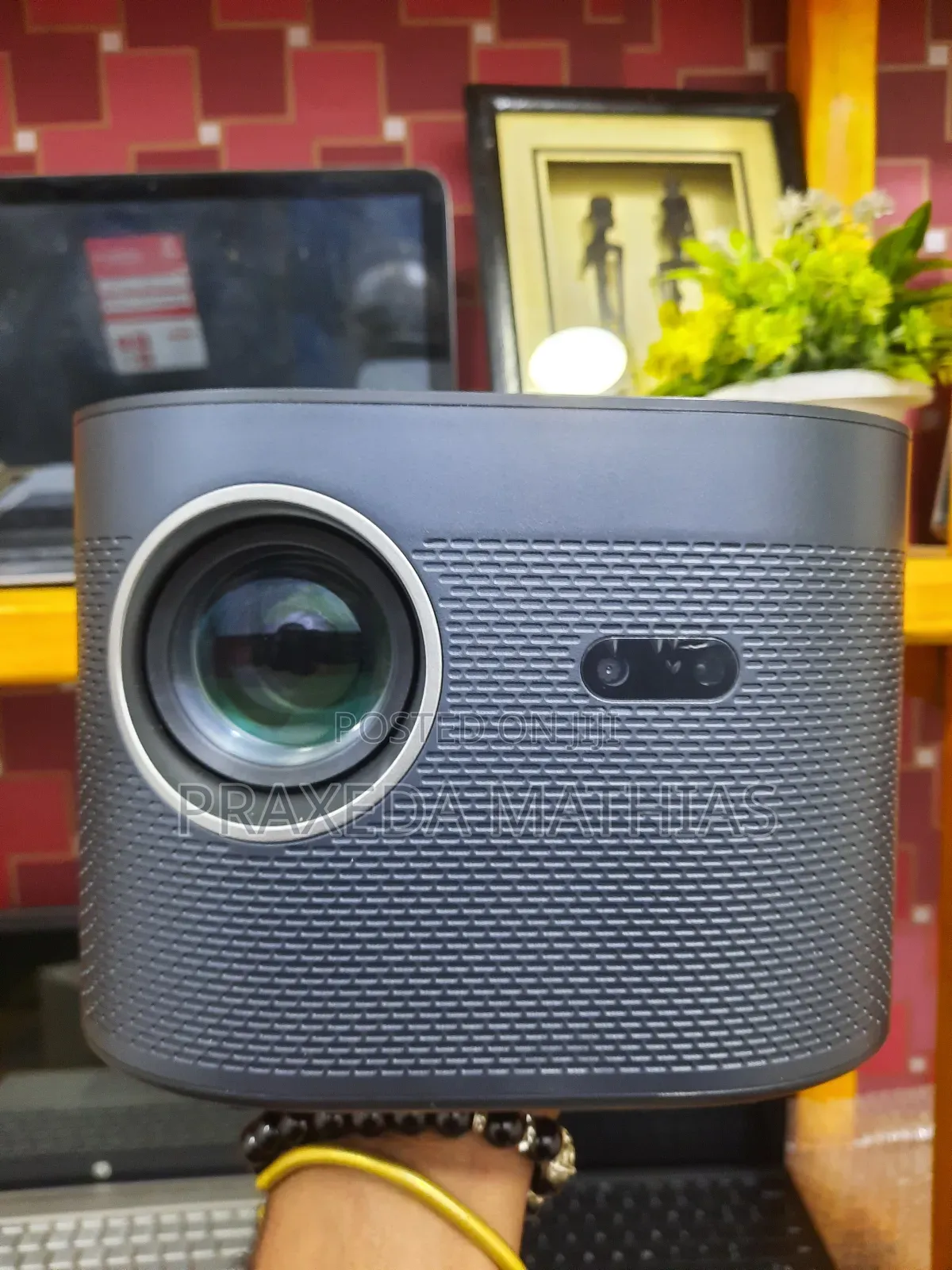 Smart Android Projector Resoln