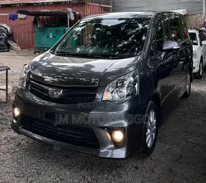 Toyota Noah 2011 Gray