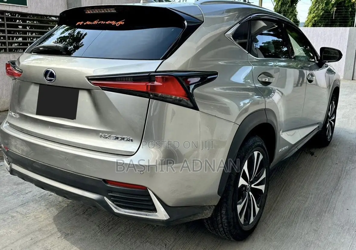 Lexus NX 300h 2015 Silver