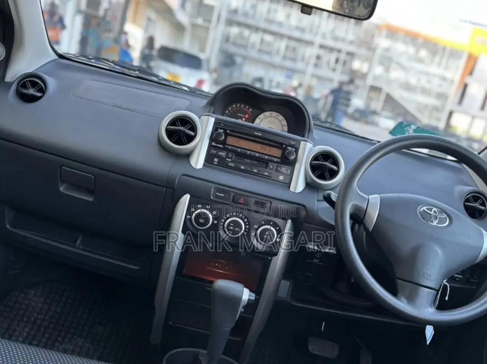 Toyota IST 2004 Black
