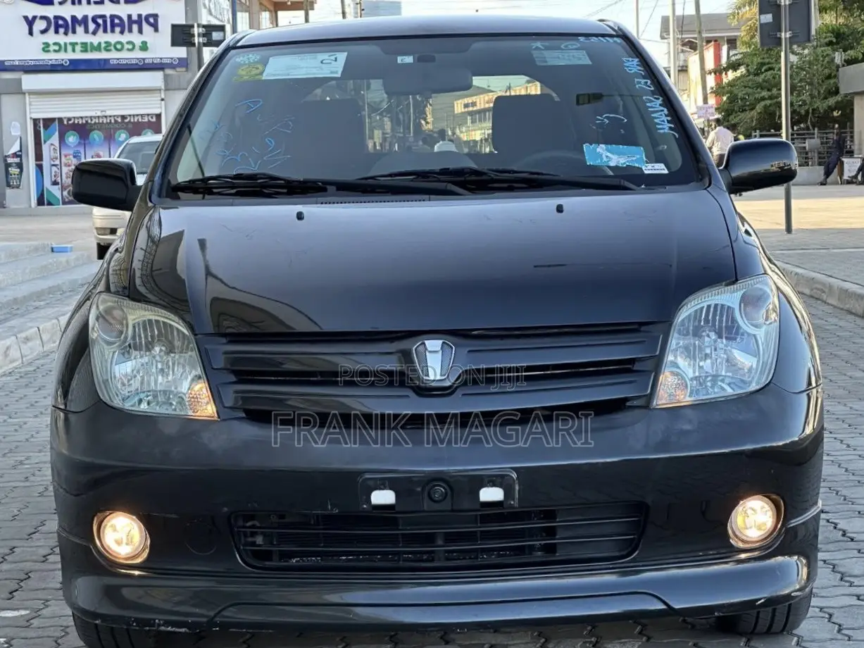 Toyota IST 2004 Black