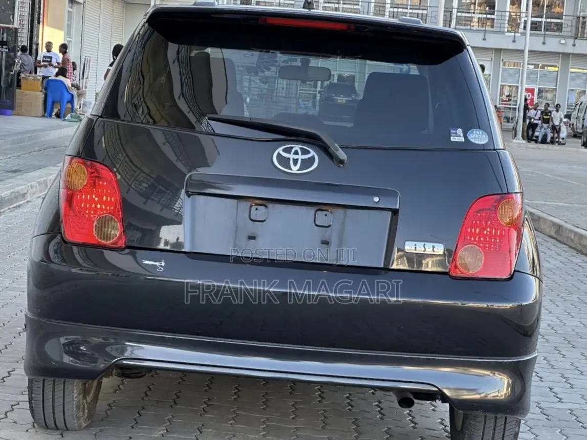 Toyota IST 2004 Black