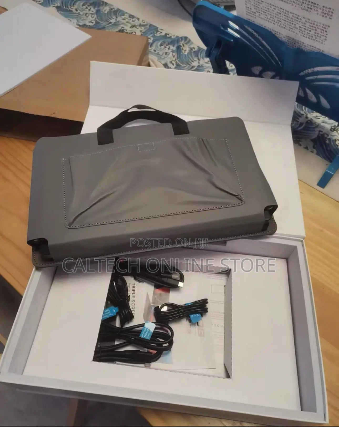 Portable Dual-Screen Monitor
