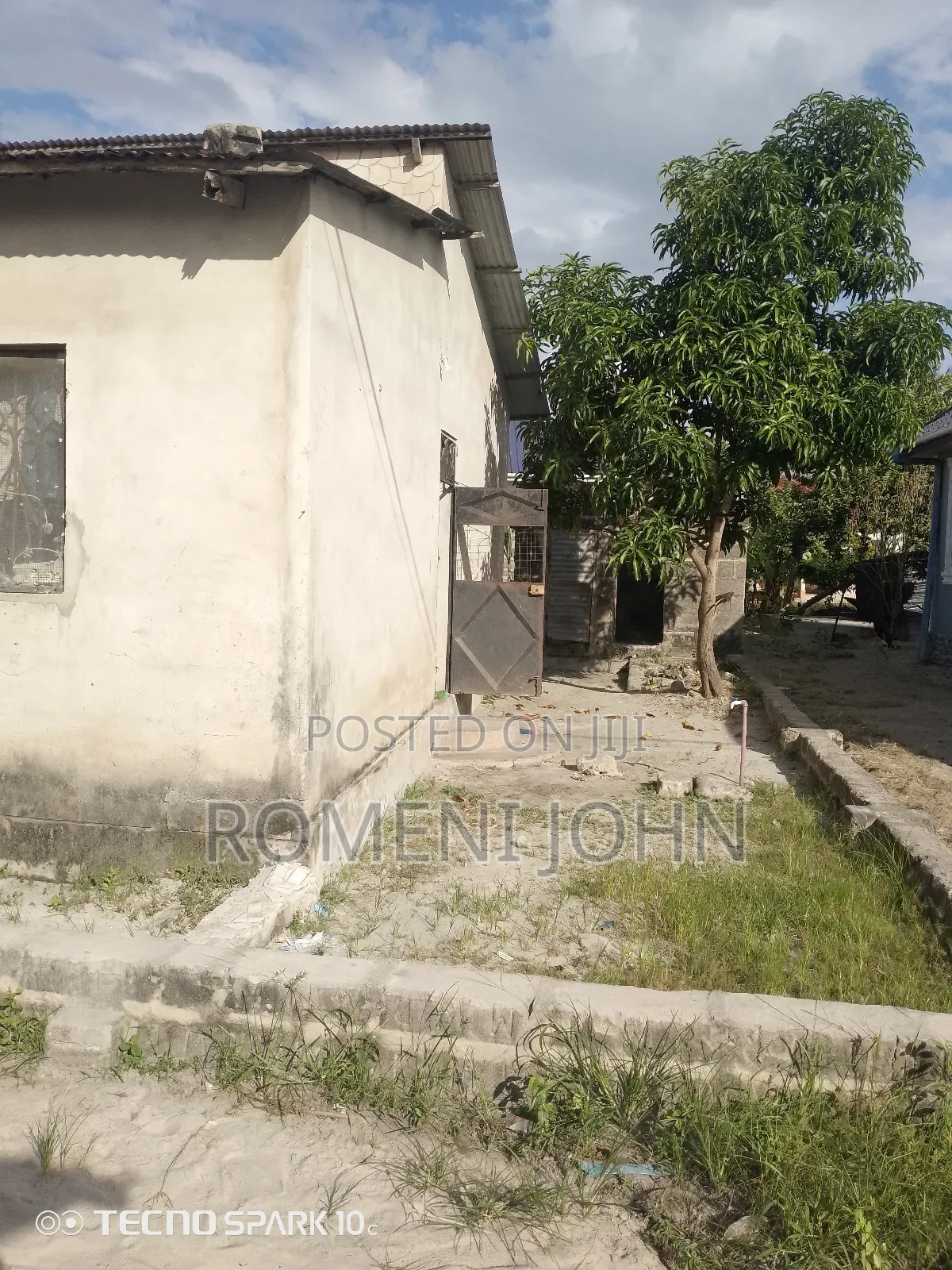 5bdrm House in Tanzania Daresalaam, Ilala for sale
