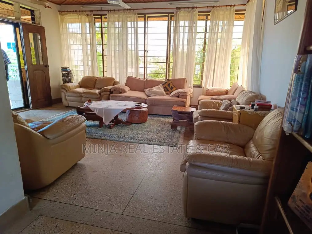 5bdrm House in Mikocheni for sale