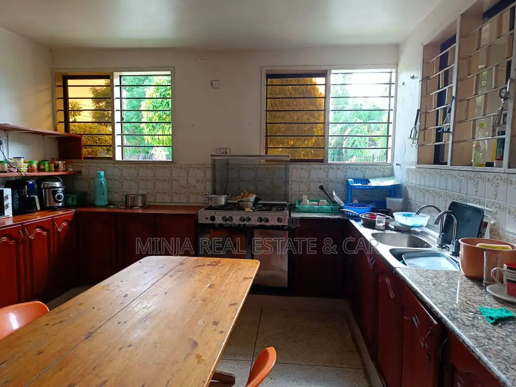 5bdrm House in Mikocheni for sale