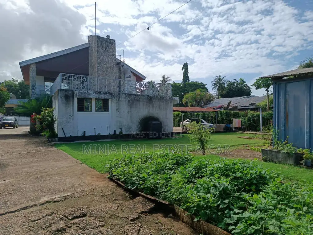 5bdrm House in Mikocheni for sale