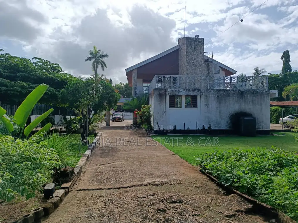 5bdrm House in Mikocheni for sale