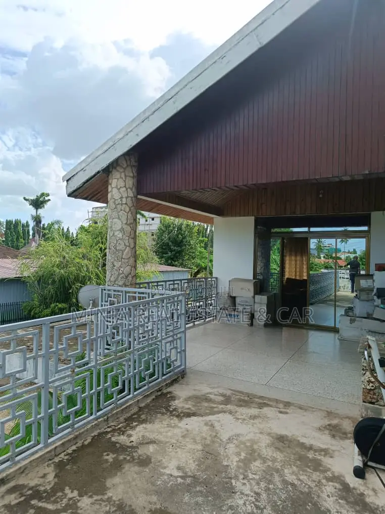 5bdrm House in Mikocheni for sale