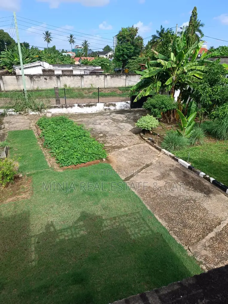 5bdrm House in Mikocheni for sale