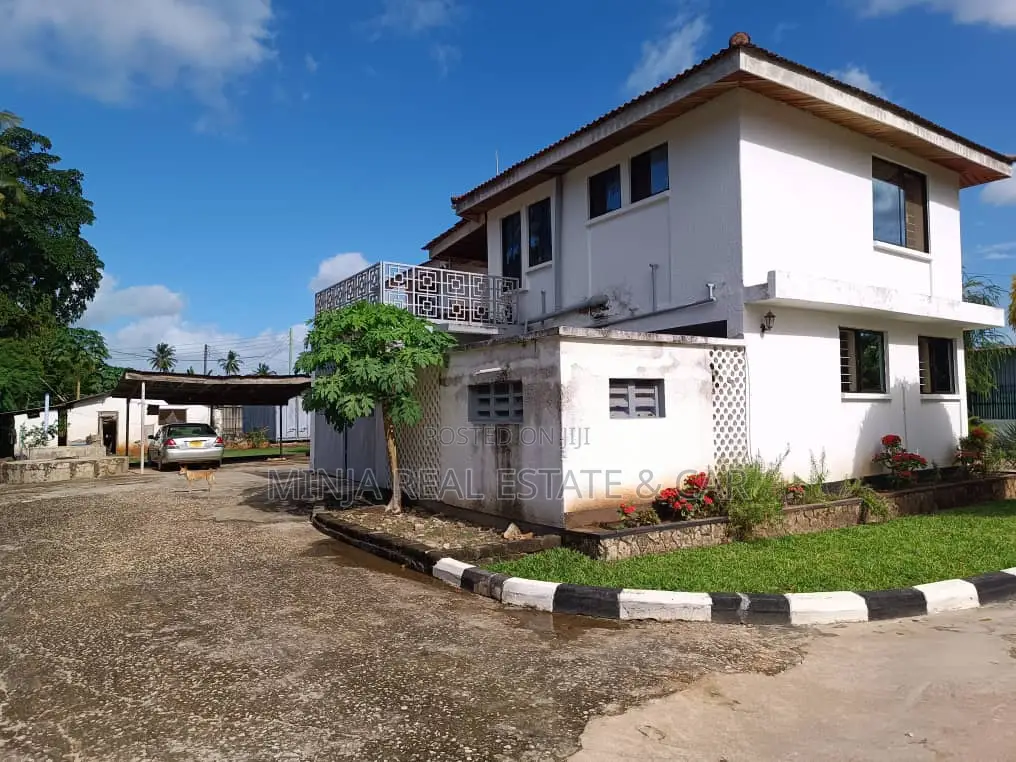 5bdrm House in Mikocheni for sale