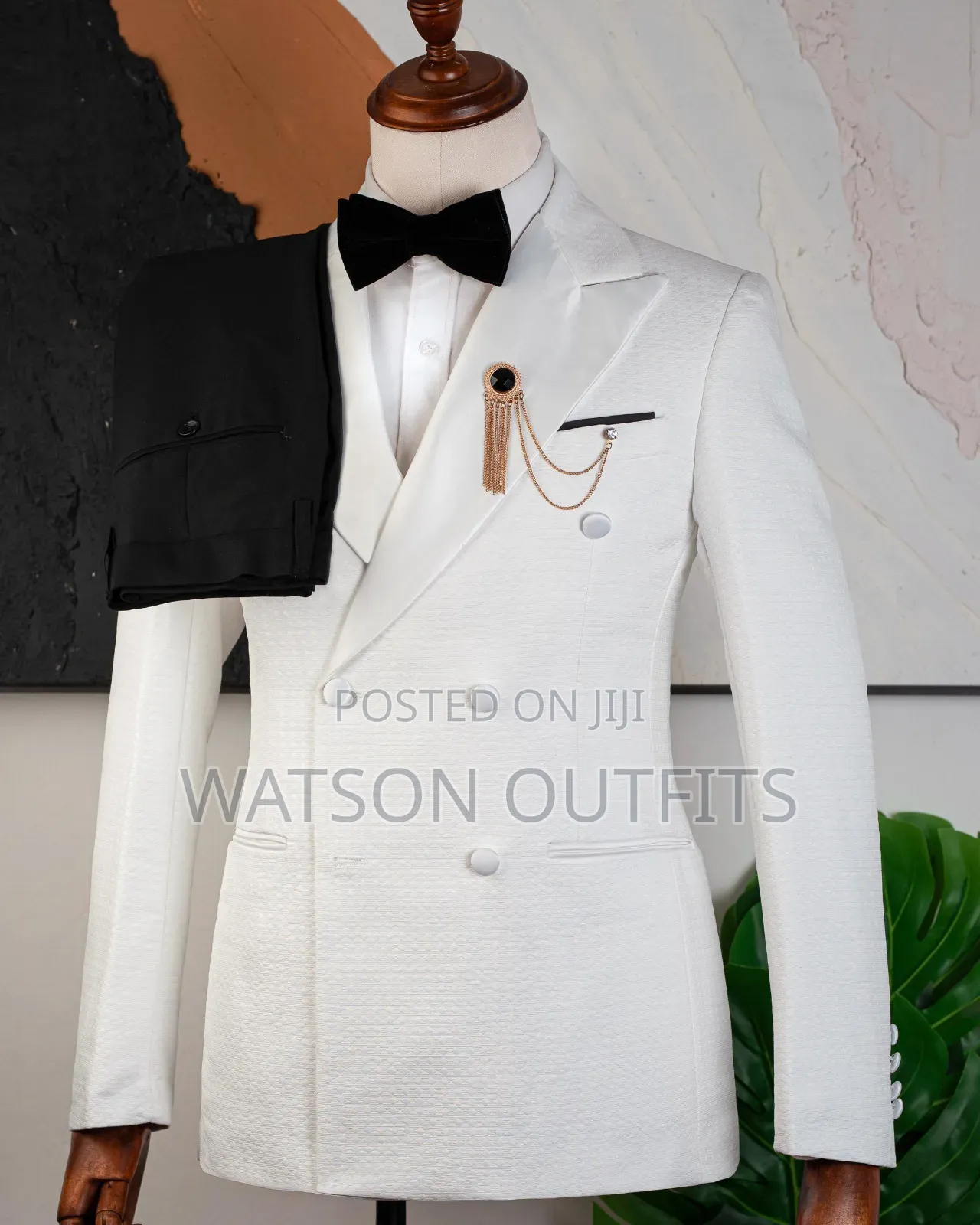 Men's Six Buttons Suits New and Original With Quality Wools