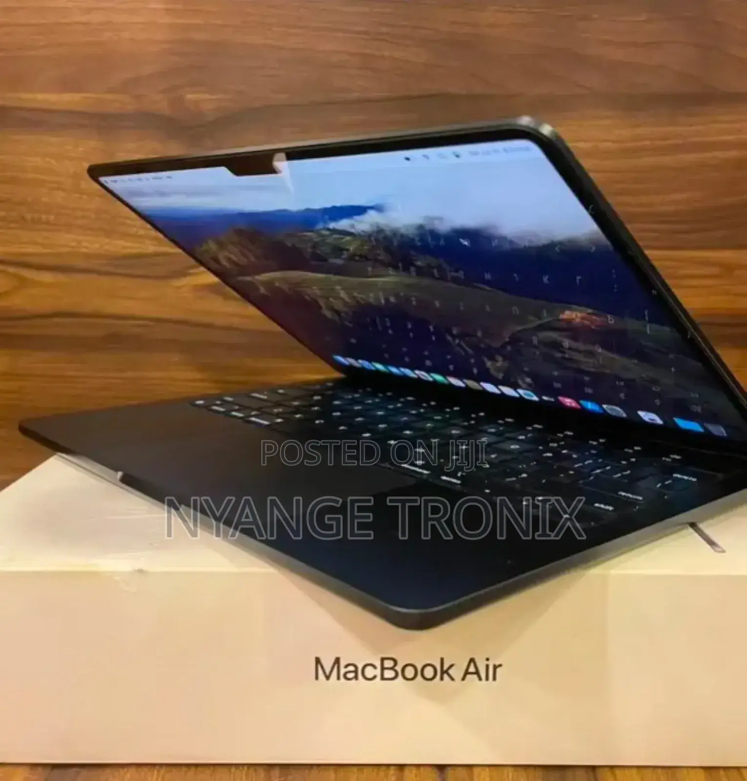 New Laptop Apple MacBook Air 2024 M3 13-Inch 8GB Apple M3 SSD 256GB