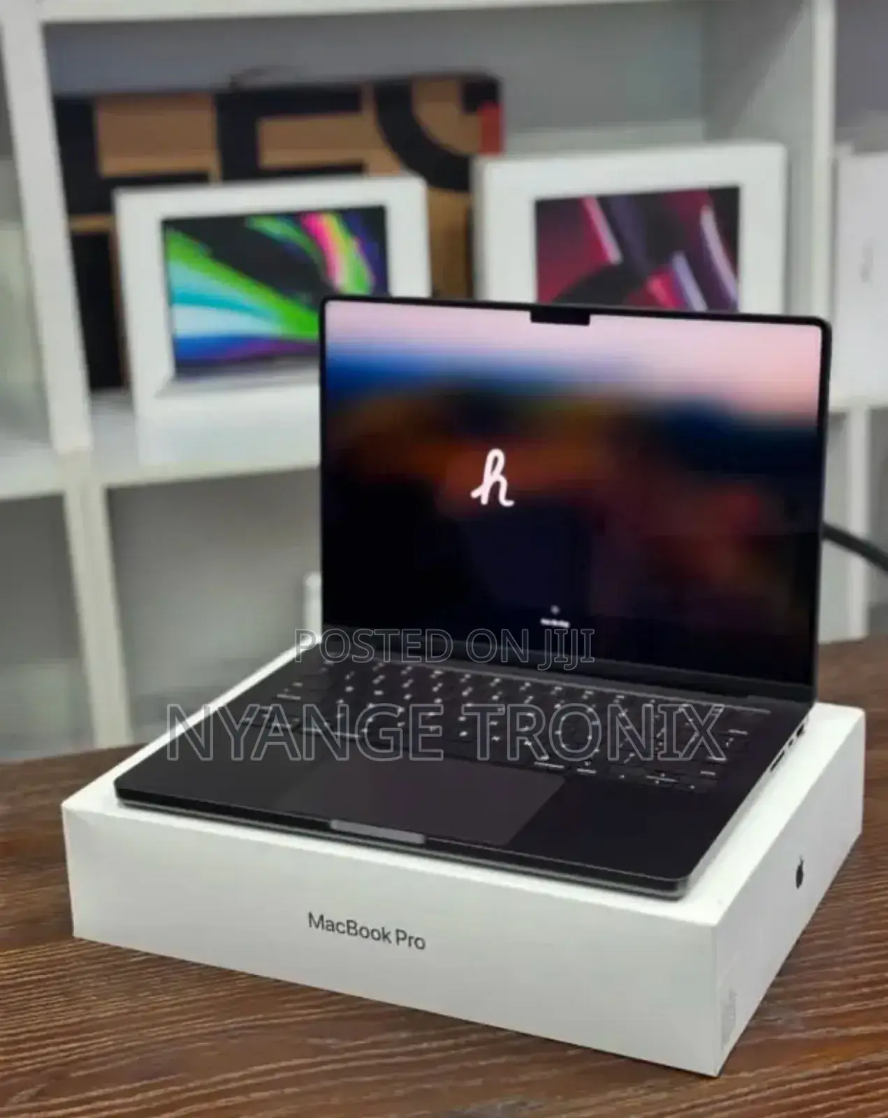 New Apple MacBook Pro 2024 M3 14-Inch 18GB Apple M3 Pro SSD 512GB