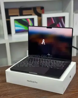 New Apple MacBook Pro 2024 M3 14-Inch 18GB Apple M3 Pro SSD 512GB