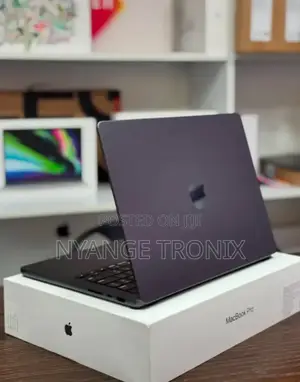 New Apple MacBook Pro 2024 M3 14-Inch 18GB Apple M3 Pro SSD 512GB