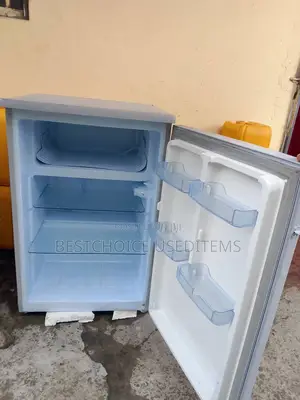 Friji Used Mlango Mmoja Lipoo Clean Na Bei Yake Ni Rahisi
