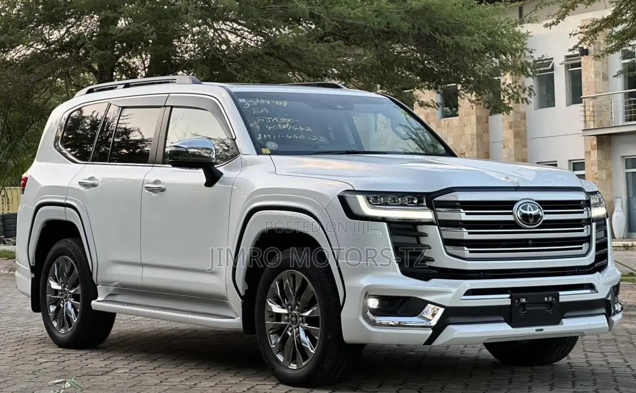 Toyota Land Cruiser 2023 White