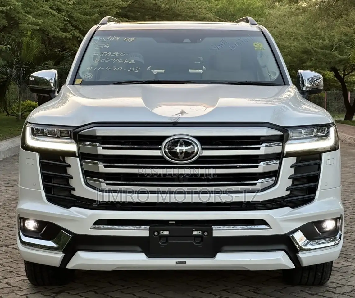 Toyota Land Cruiser 2023 White