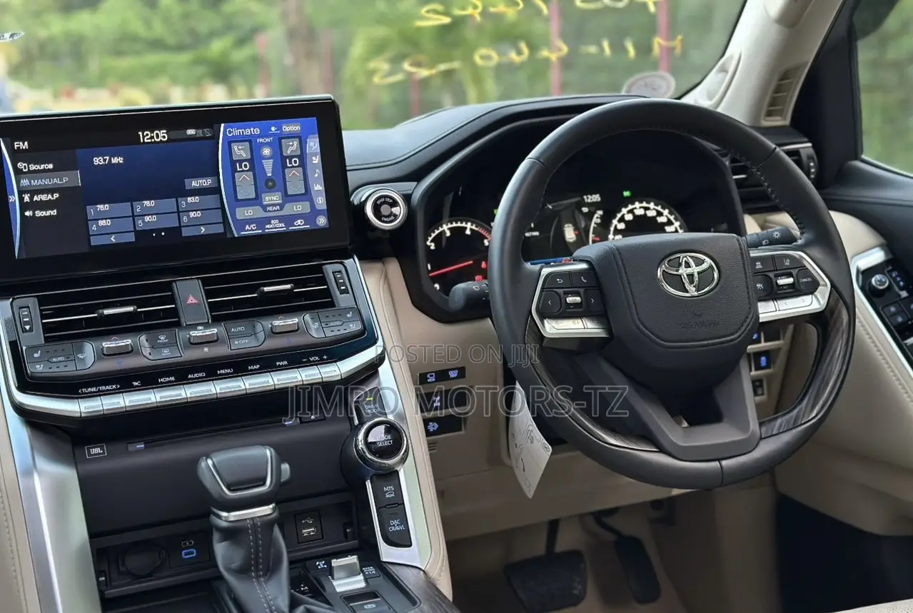 Toyota Land Cruiser 2023 White